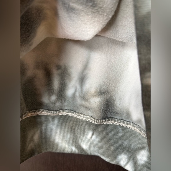 PINK FLOYD Men’s Tie-Dye Hoodie - Picture 4 of 8